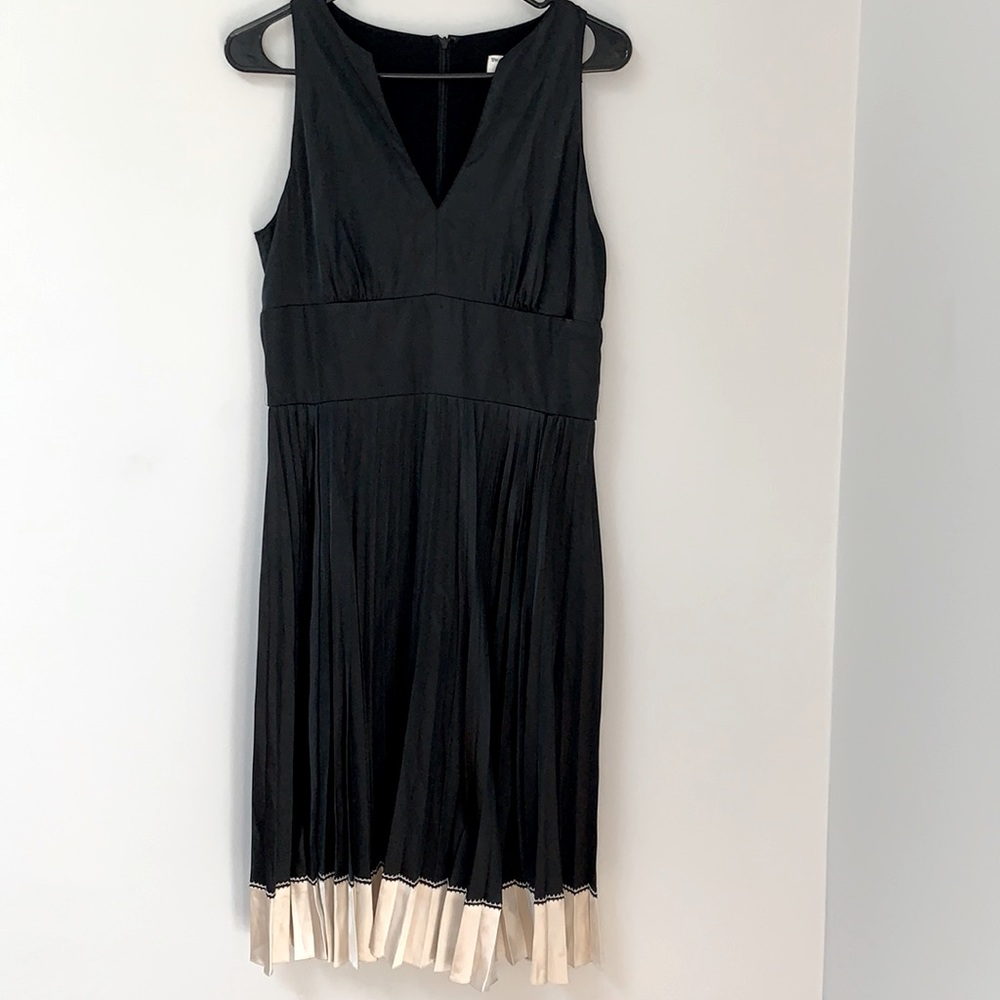 Chetta B Sleeveless Pleated Black Midi dress